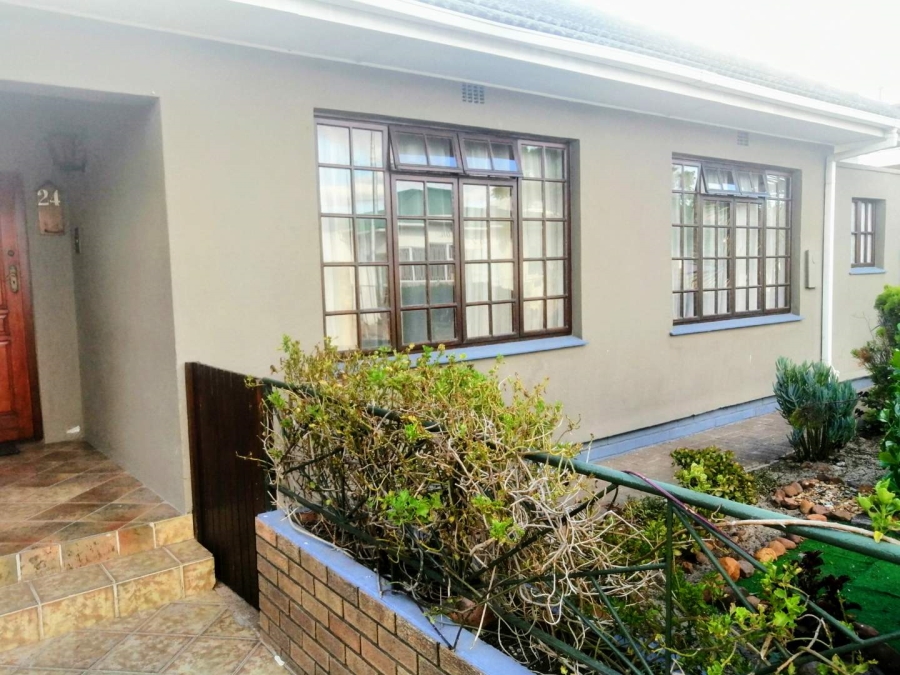 6 Bedroom Property for Sale in Bellville South Western Cape